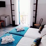 Boulis Отель